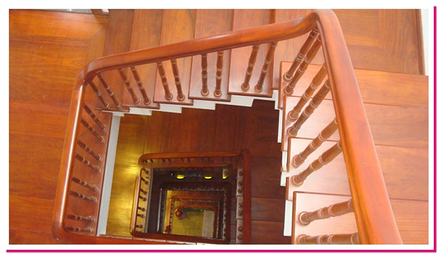 Lắp đặt hệ thống cầu thang gỗ tại nhà ở Hà Nội